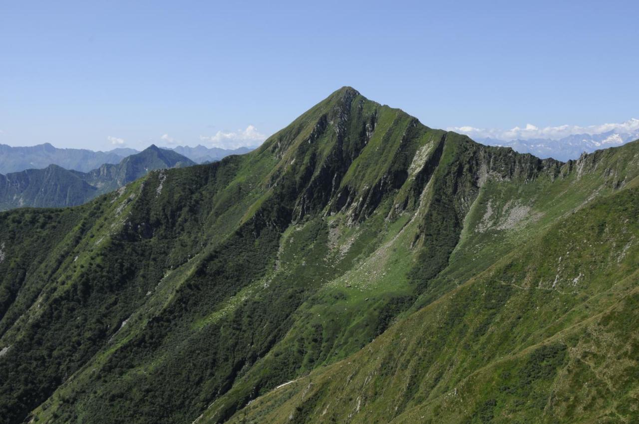 بيت شباب Rifugio Parpinasca Trontano المظهر الخارجي الصورة