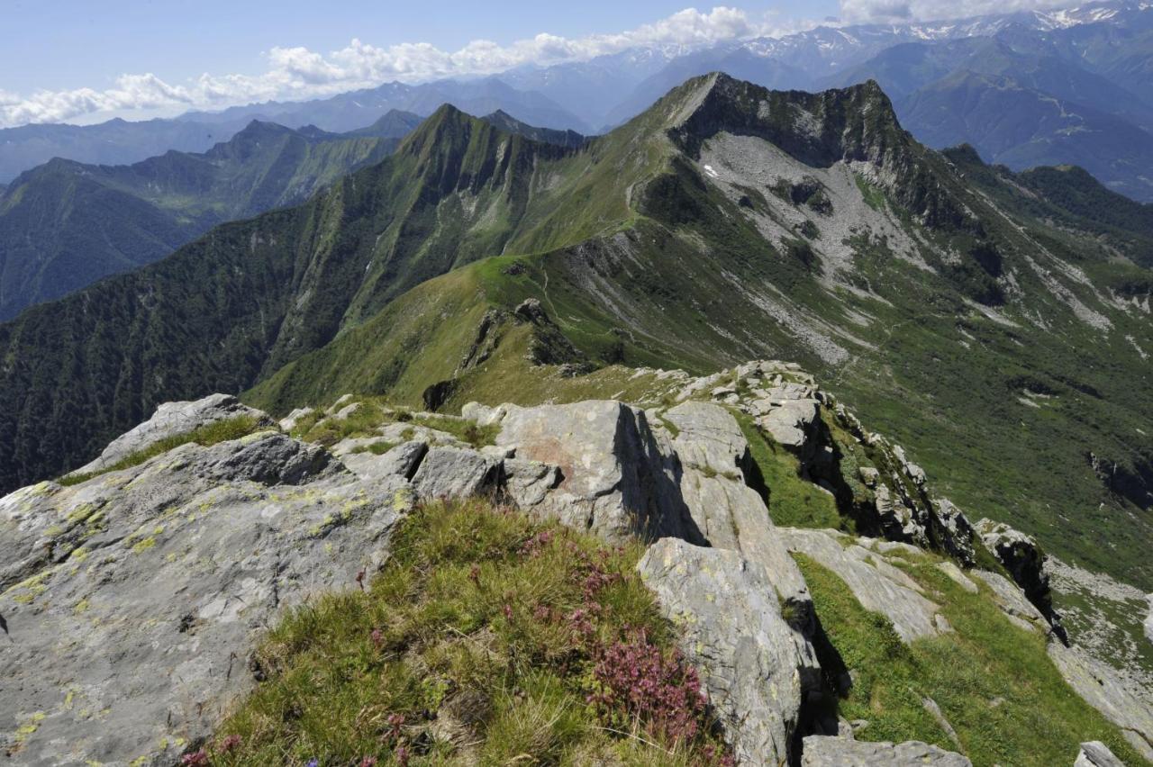 بيت شباب Rifugio Parpinasca Trontano المظهر الخارجي الصورة