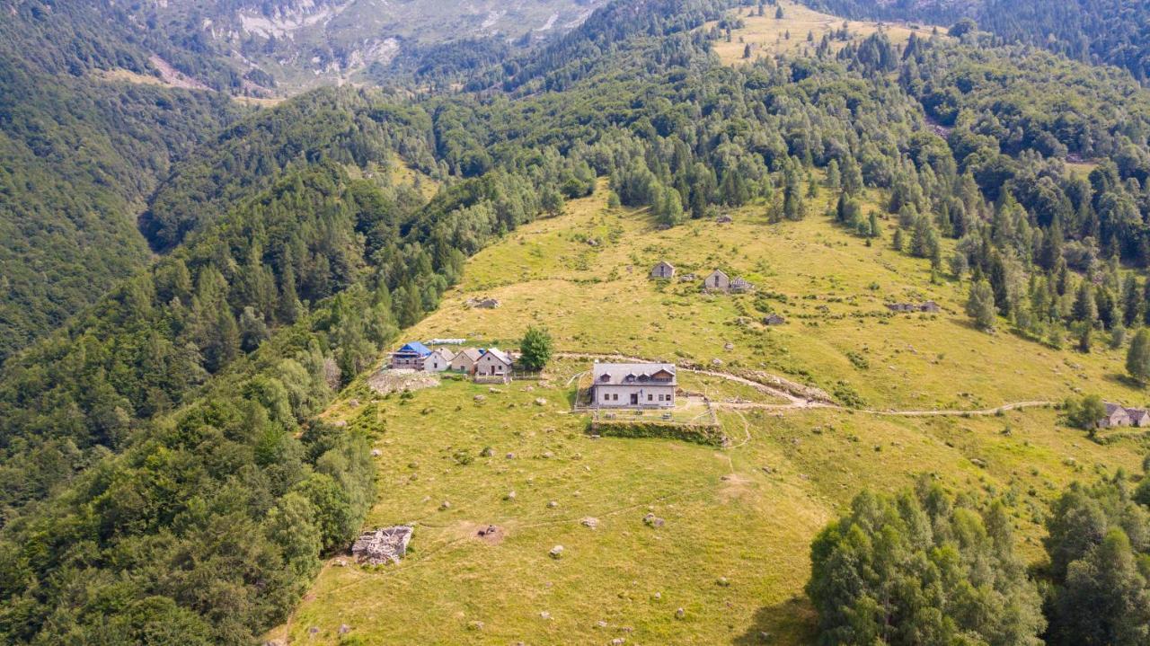 بيت شباب Rifugio Parpinasca Trontano المظهر الخارجي الصورة