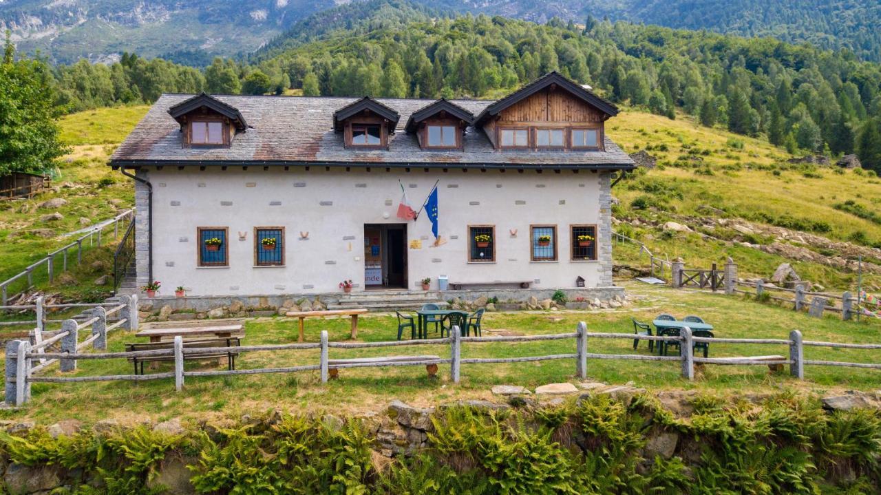 بيت شباب Rifugio Parpinasca Trontano المظهر الخارجي الصورة